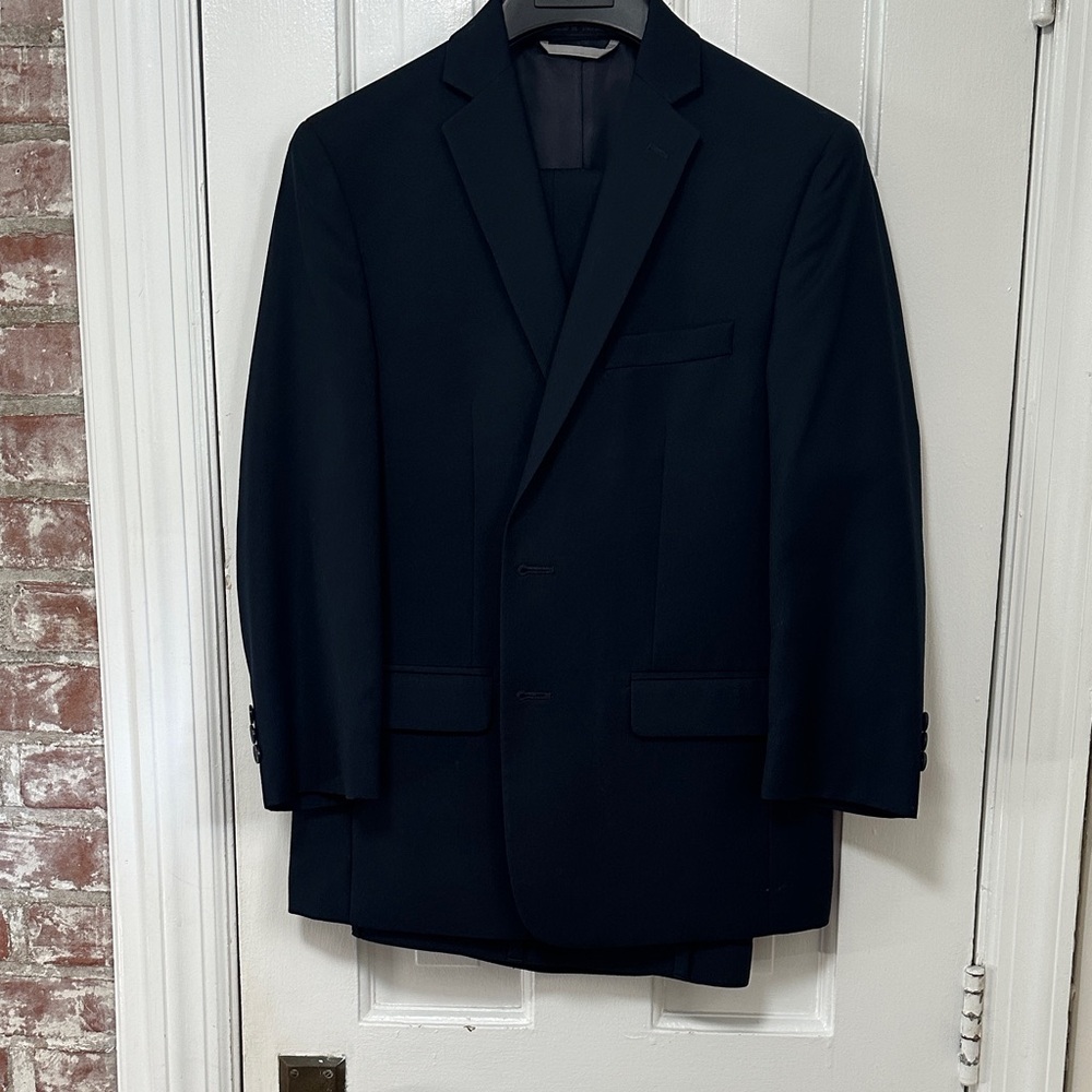 Classic Boys Navy 2 piece suit 14 H